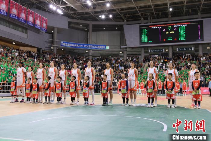 85-90!内蒙古农信女篮在呼和浩特举行的总决赛首