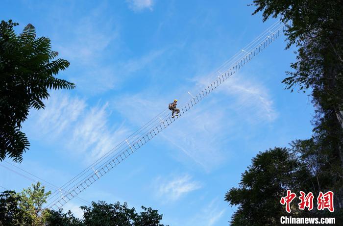 广西阳朔发布并进入实施阶段的中国首个自然攀