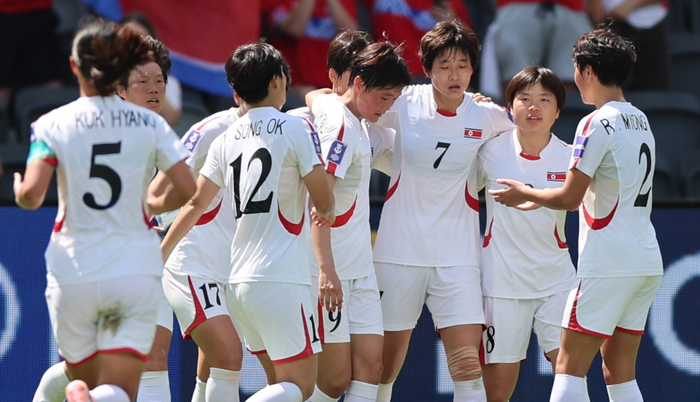 朝鲜女足4-0横扫中国台北 菲律宾力克乌兹别克斯