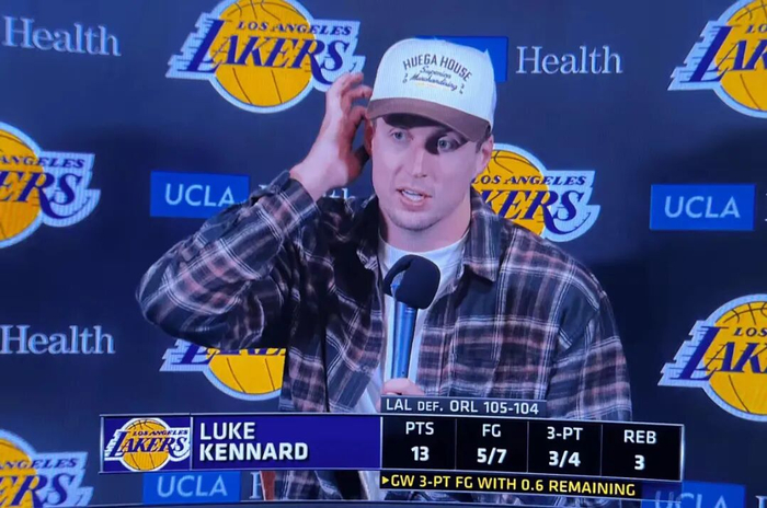 肯纳德三分绝杀湖人客场险胜魔术延续9连胜