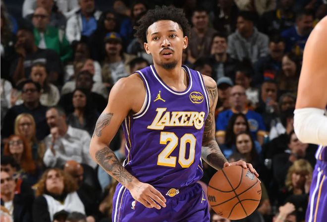 湖人正式转正尼克·史密斯 两年合同助其季后赛