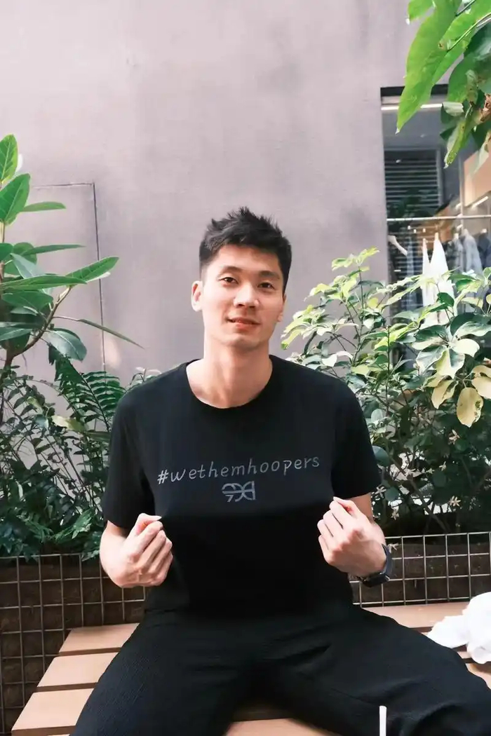 27岁白昊天转型女篮主帅 伤病迫使提前退役