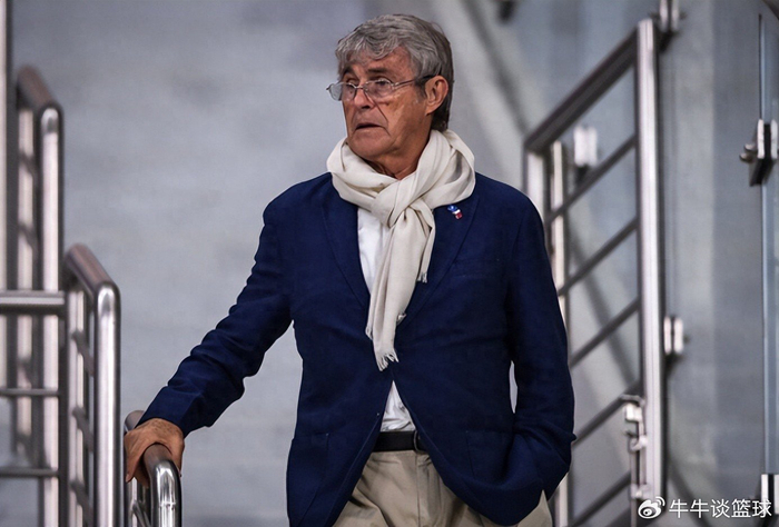 邵佳一暂休观察球员 毛伟杰或成国足新希望