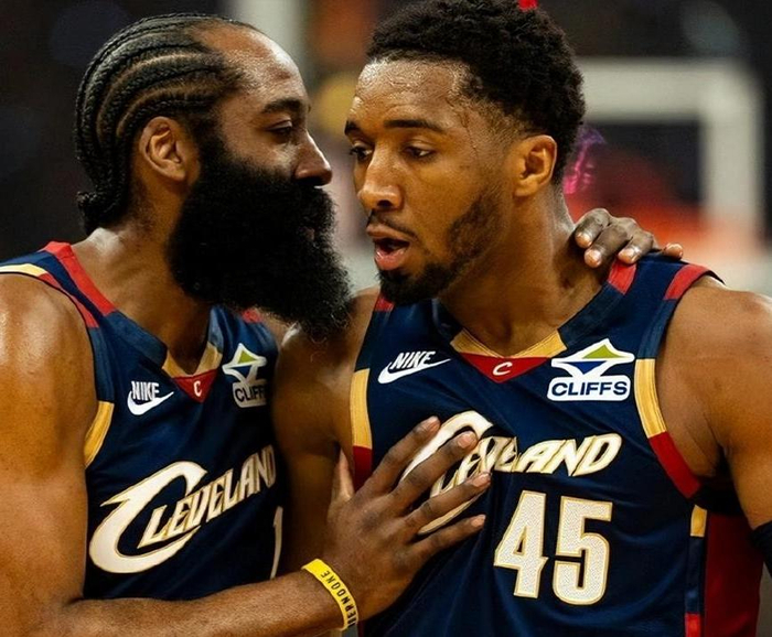 NBA季后赛四强格局初现 凯尔特人骑士雷霆马刺成