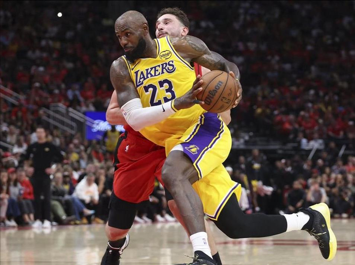 NBA季后赛四强格局初现 凯尔特人骑士雷霆马刺成